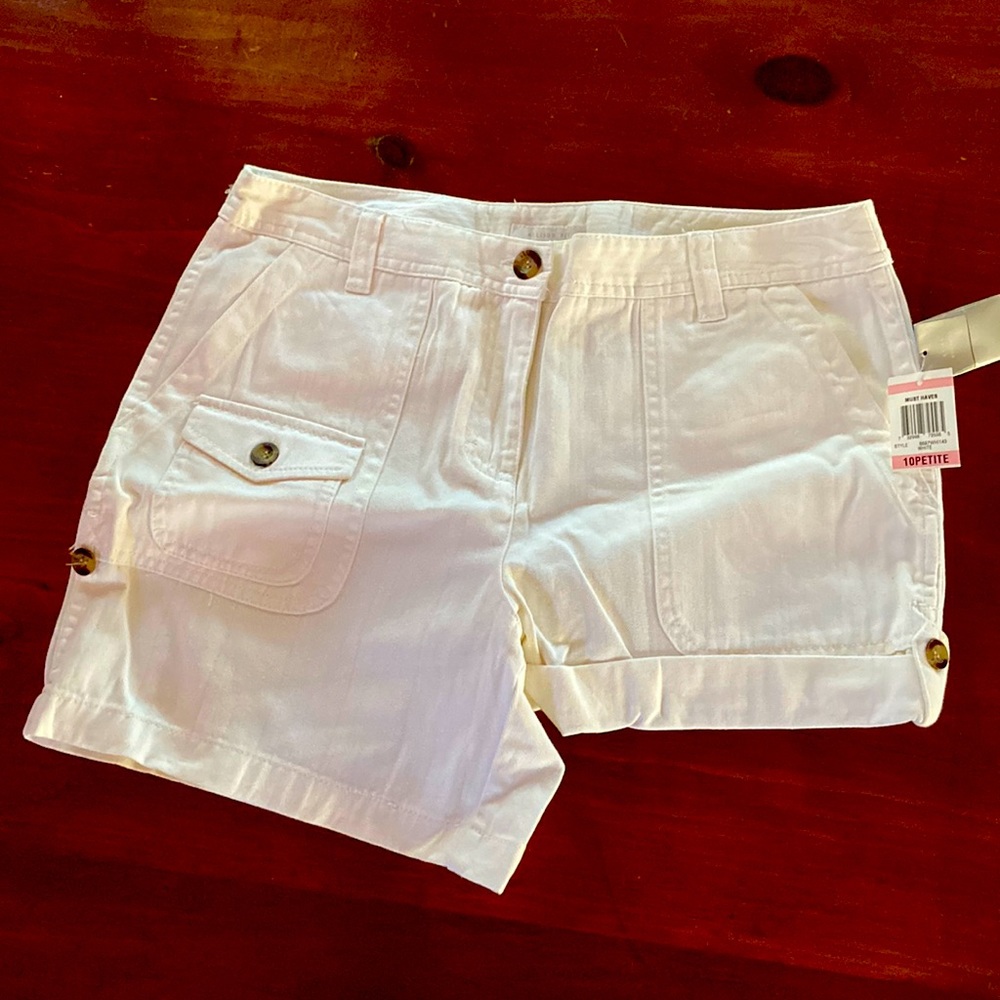 Brand new pair of Charter Club petite white shorts. Allison  fit.